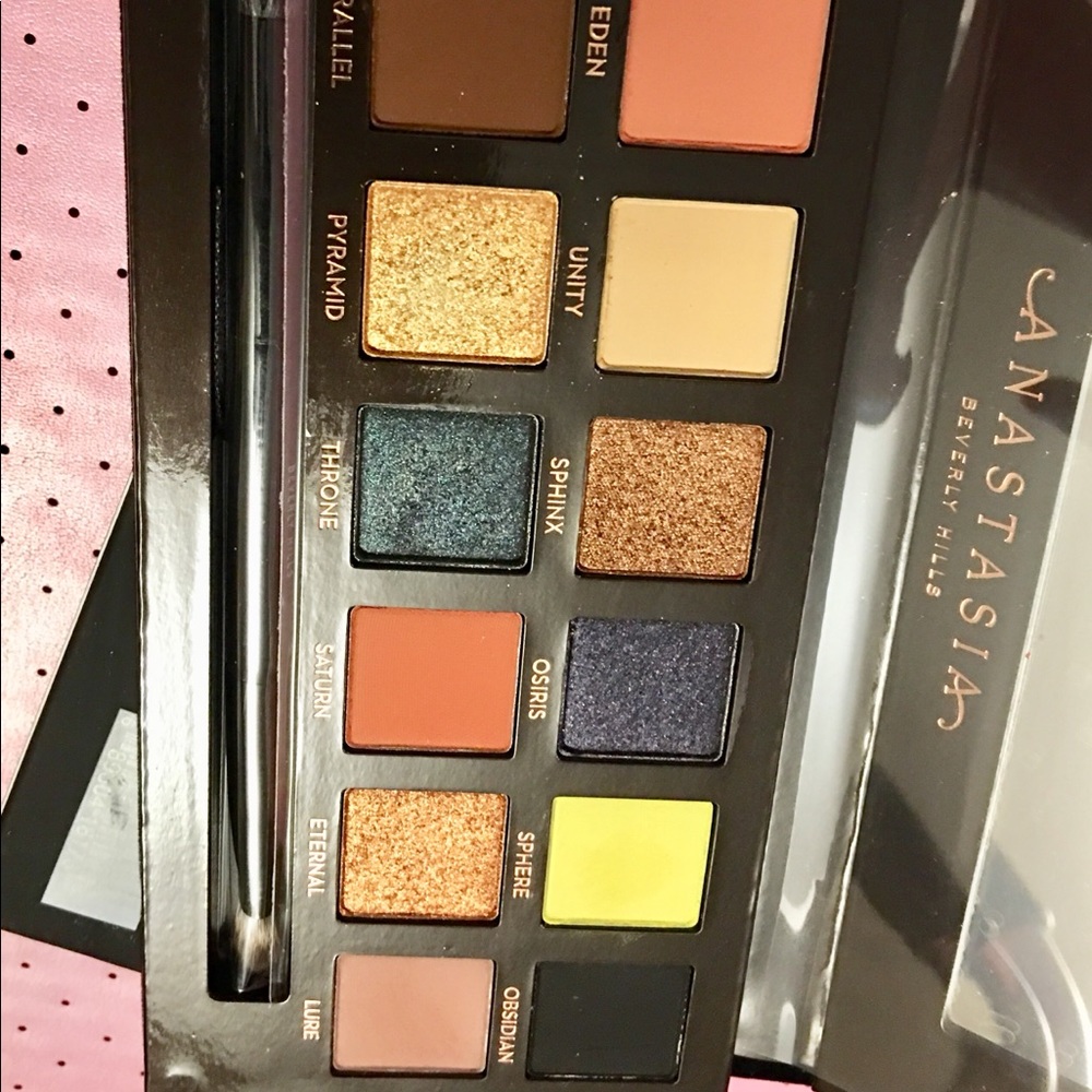 Anastasia prism eye shadow palette